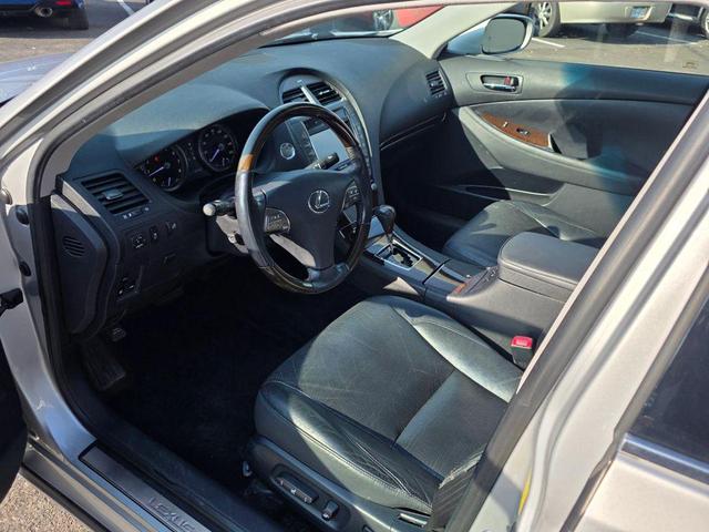 Photo of 2010 Silver Lexus ES 350