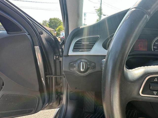Photo of 2012 Monsoon Gray Metallic Audi A4