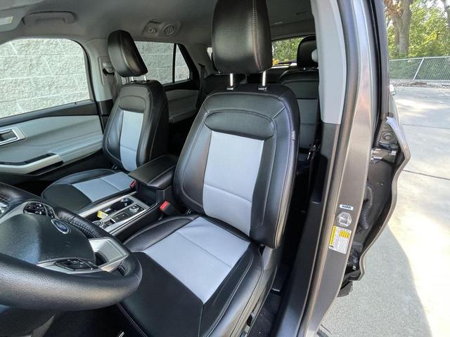 Photo of 2023 Carbonized Gray Metallic Ford Explorer