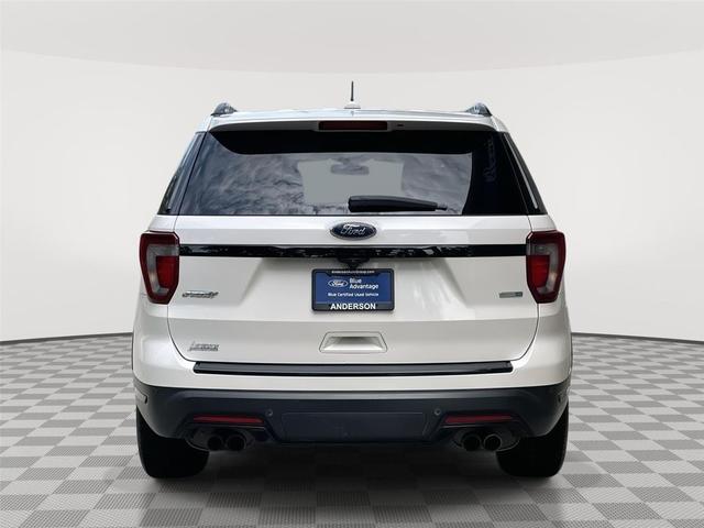 Photo of 2018 White Platinum Metallic Tri-Coat Ford Explorer