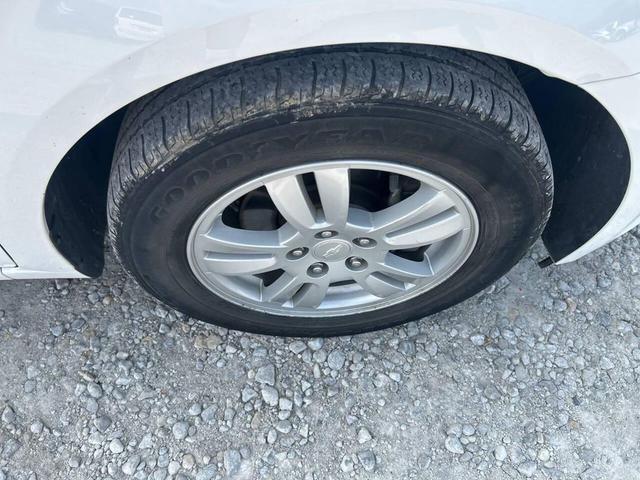 Photo of 2014 Off White Chevrolet Sonic