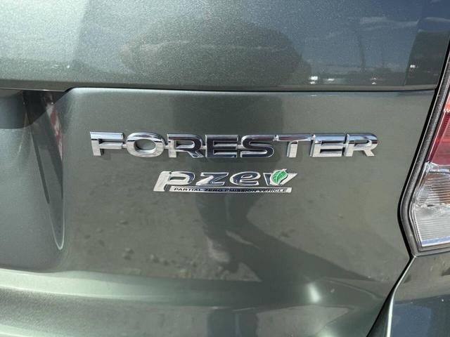 Photo of 2017 Teal Subaru Forester