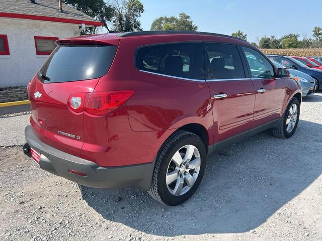 Photo of 2012 Burgundy Chevrolet Traverse