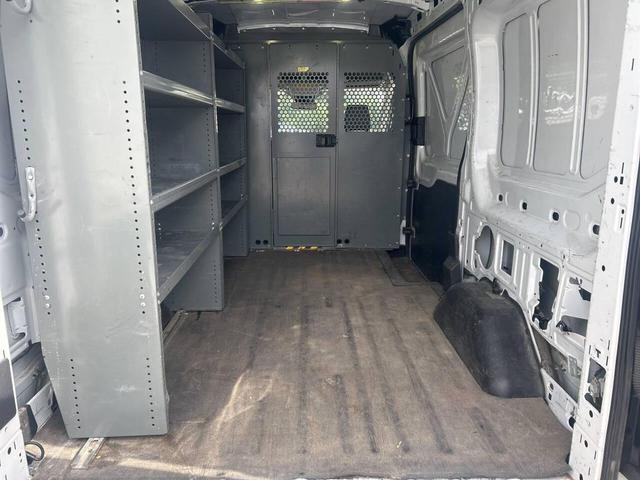 Photo of 2017 Off White Ford Transit-150