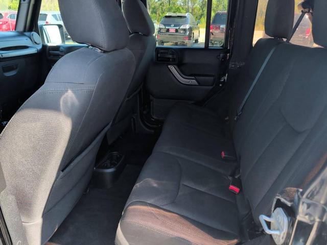 Photo of 2015 Black Clearcoat Jeep Wrangler Unlimited