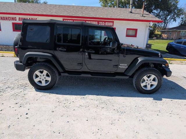 Photo of 2015 Black Clearcoat Jeep Wrangler Unlimited