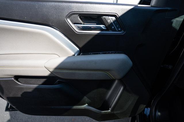 Photo of 2024 Black Chevrolet Colorado