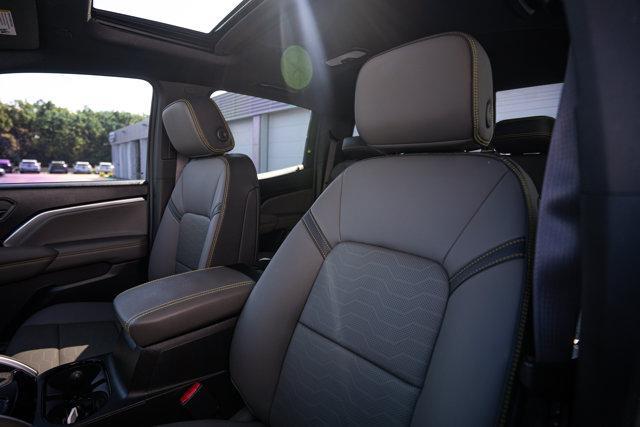 Photo of 2024 Black Chevrolet Colorado