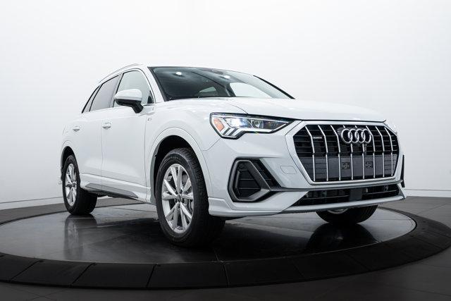 Photo of 2025 Glacier White Audi Q3