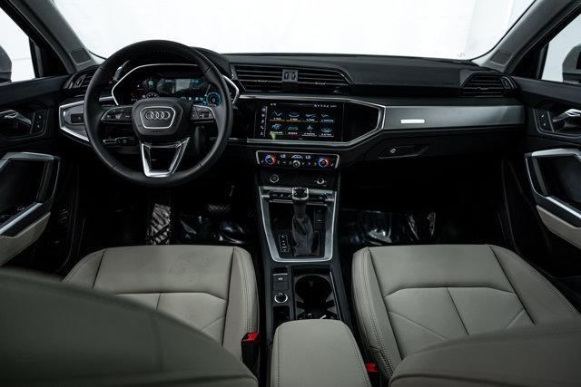 Photo of 2025 Glacier White Audi Q3