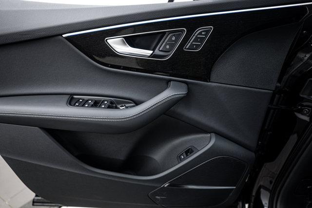 Photo of 2025 Black Audi Q7