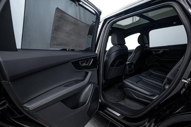 Photo of 2025 Black Audi Q7