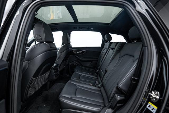 Photo of 2025 Black Audi Q7