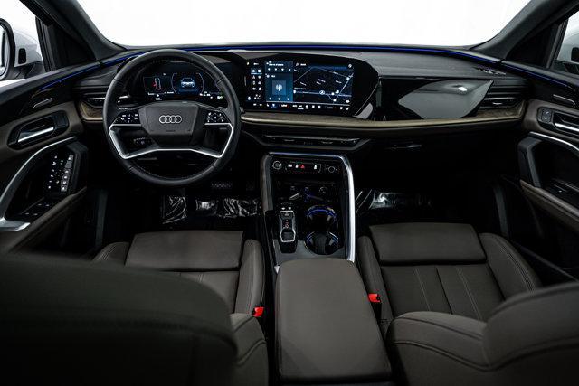 Photo of 2025 Glacier White Audi Q5