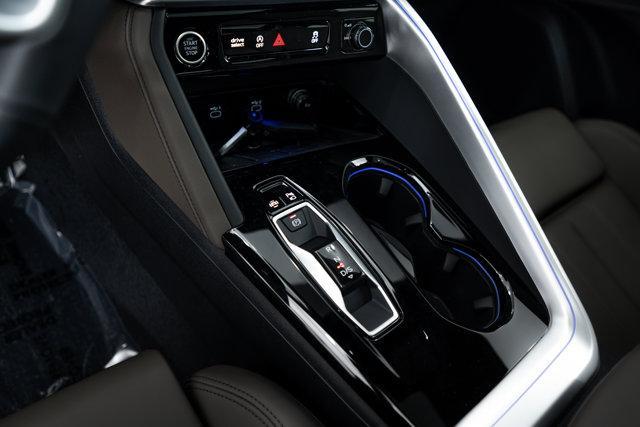 Photo of 2025 Glacier White Audi Q5