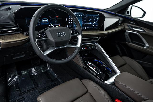 Photo of 2025 Glacier White Audi Q5