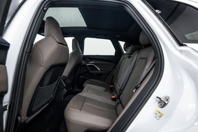 Photo of 2025 Glacier White Audi Q5