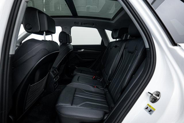 Photo of 2025 Arkona White Audi Q5