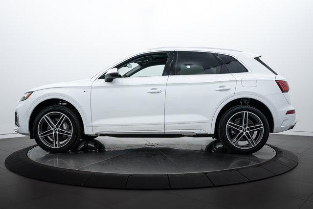 Photo of 2025 Arkona White Audi Q5