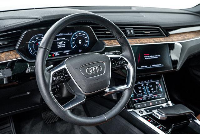 Photo of 2022 Navarra Blue Metallic Audi e-tron