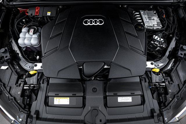 Photo of 2025 Mythos Black Metallic Audi Q7