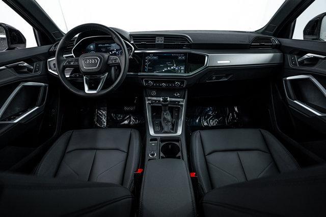 Photo of 2025 Black Audi Q3