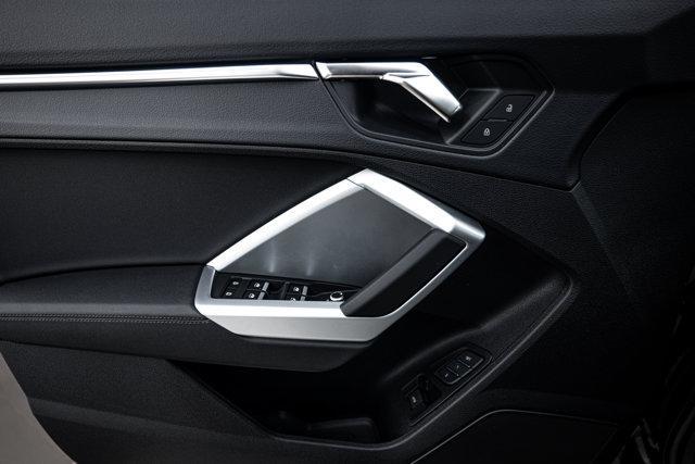 Photo of 2025 Black Audi Q3
