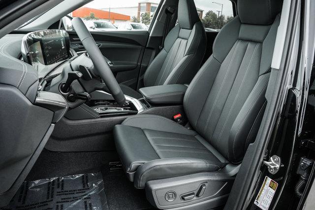 Photo of 2025 Mythos Black Metallic Audi Q5