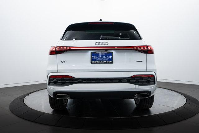 Photo of 2025 Glacier White Audi Q5