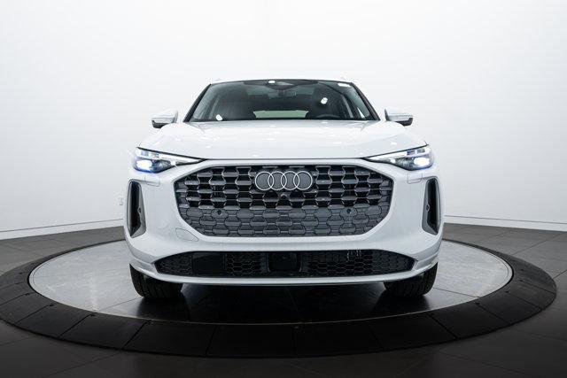 Photo of 2025 Glacier White Audi Q5