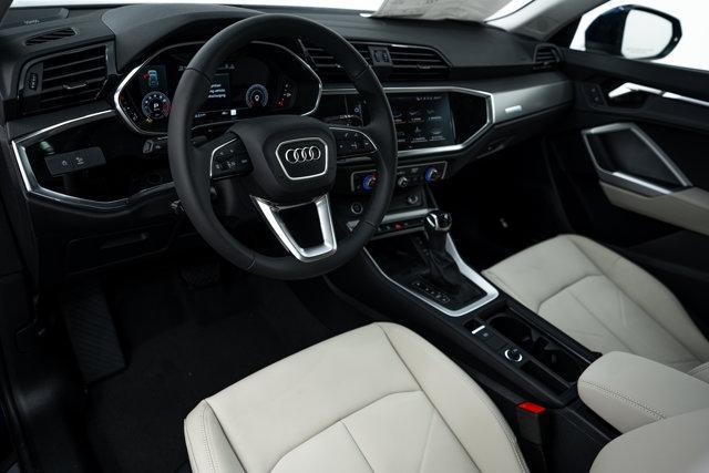 Photo of 2025 Blue Audi Q3