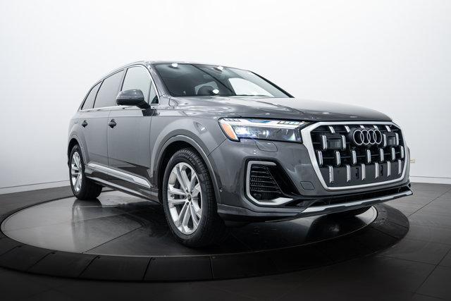 Photo of 2025 Gray Audi Q7