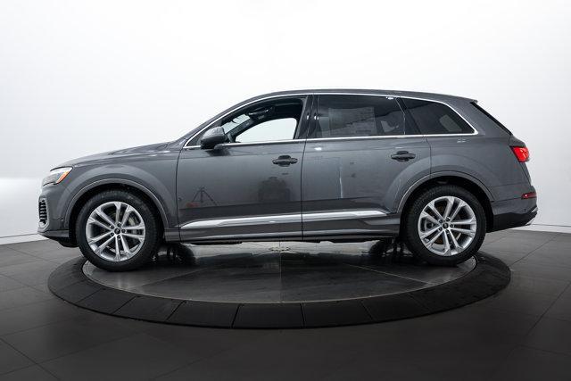 Photo of 2025 Gray Audi Q7