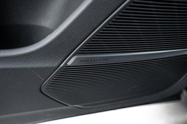 Photo of 2025 Gray Audi Q7