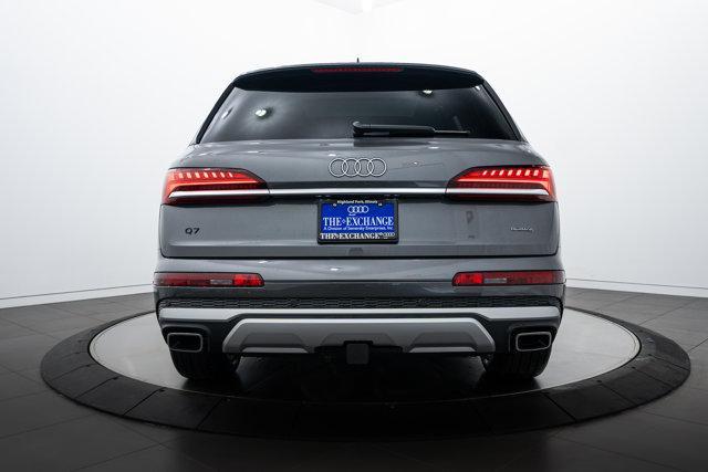 Photo of 2025 Gray Audi Q7