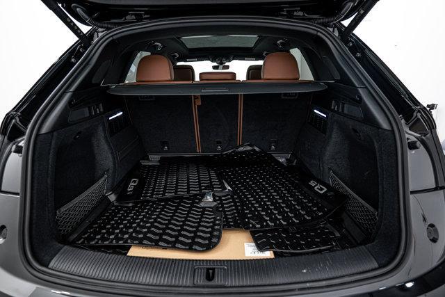 Photo of 2025 Mythos Black Metallic Audi Q5