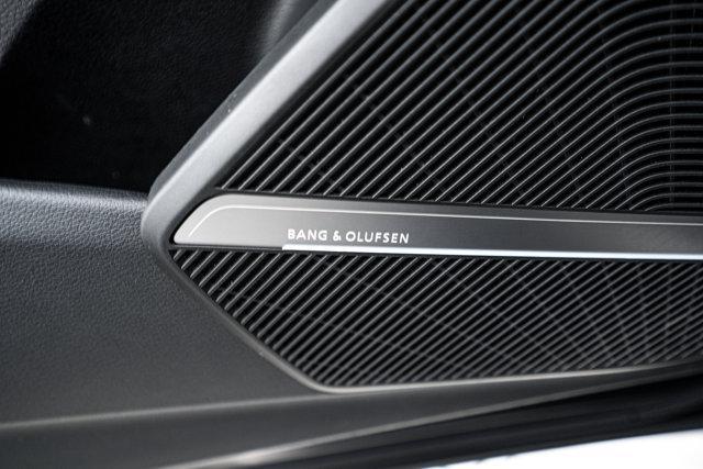 Photo of 2025 Mythos Black Metallic Audi Q5