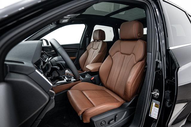 Photo of 2025 Mythos Black Metallic Audi Q5