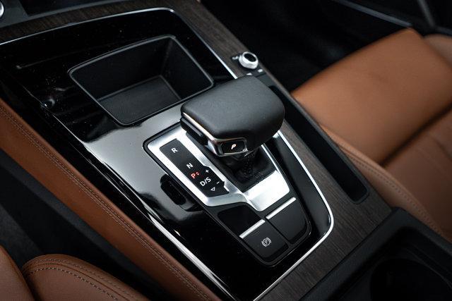 Photo of 2025 Mythos Black Metallic Audi Q5