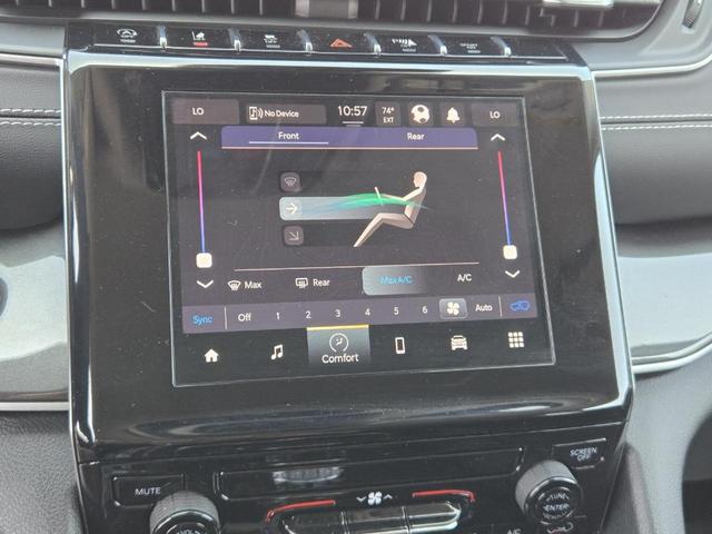 Photo of 2023 Diamond Black Jeep Grand Cherokee L