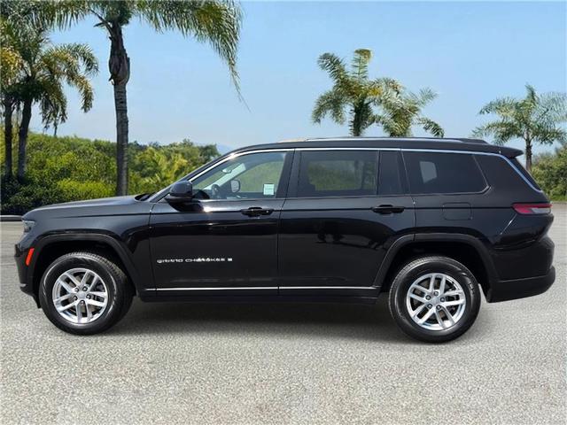 Photo of 2023 Diamond Black Jeep Grand Cherokee L