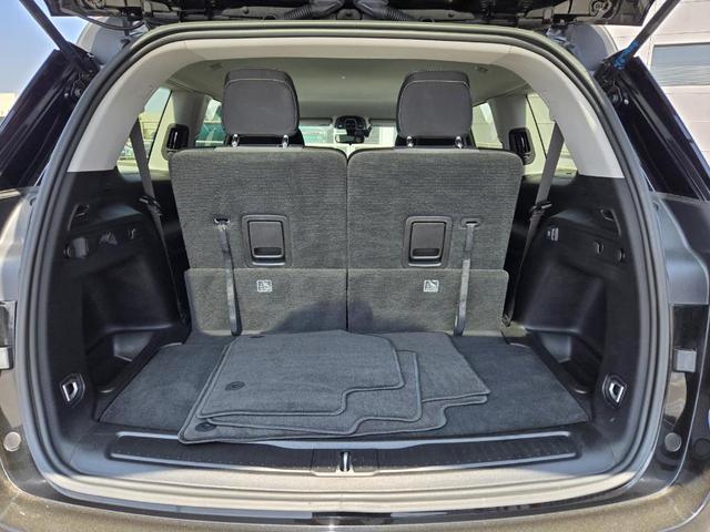 Photo of 2023 Diamond Black Jeep Grand Cherokee L
