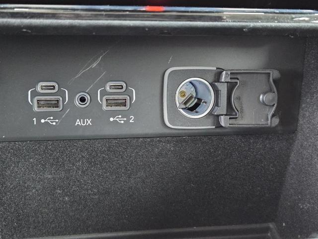 Photo of 2023 Diamond Black Jeep Grand Cherokee L