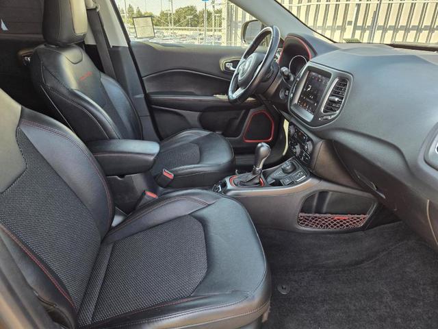 Photo of 2019 Granite Crystal Clearcoat Metallic Jeep Compass