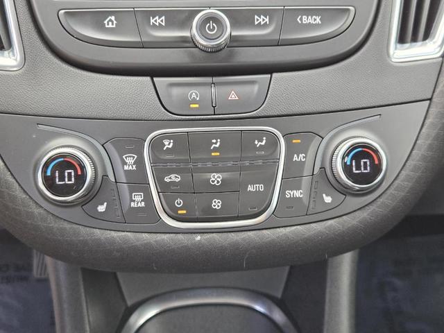 Photo of 2021 Silver Ice Metallic Chevrolet Malibu