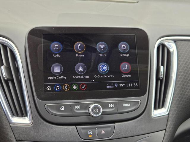 Photo of 2021 Silver Ice Metallic Chevrolet Malibu