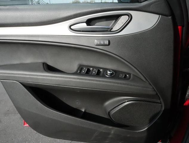 Photo of 2024 Rosso Alfa Romeo Stelvio