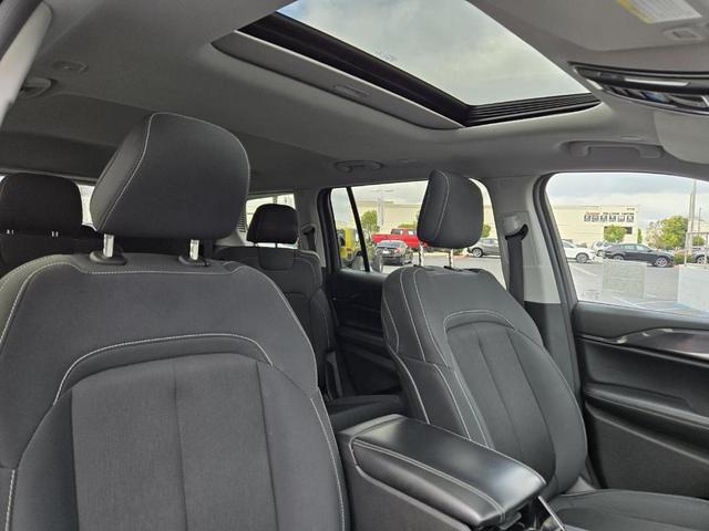 Photo of 2021 Diamond Black Jeep Grand Cherokee L