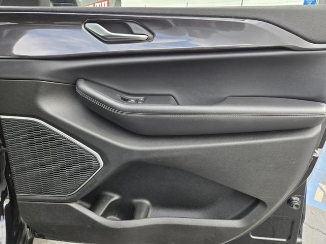 Photo of 2021 Diamond Black Jeep Grand Cherokee L