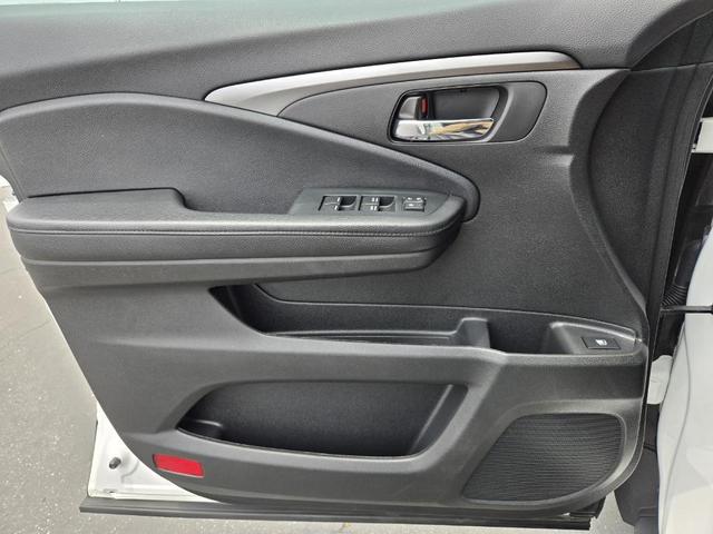 Photo of 2022 Platinum White Pearl Honda Pilot